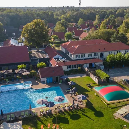 Kempenlodge, Luxe Boshuis Voor 8 Pers, In Brabantse Hébergement de vacances Diessen